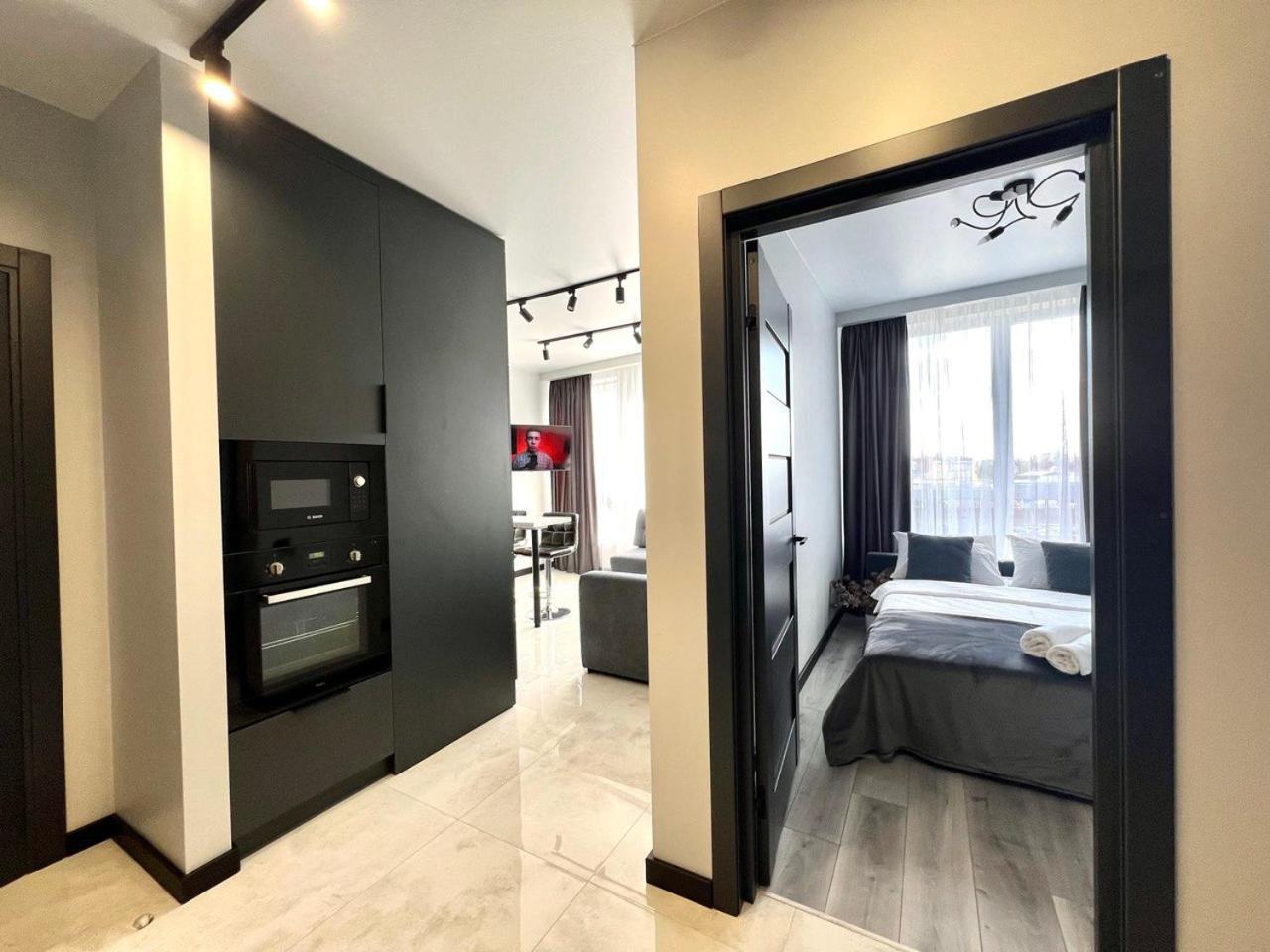 Apartments Vip Avalon リヴィウ エクステリア 写真