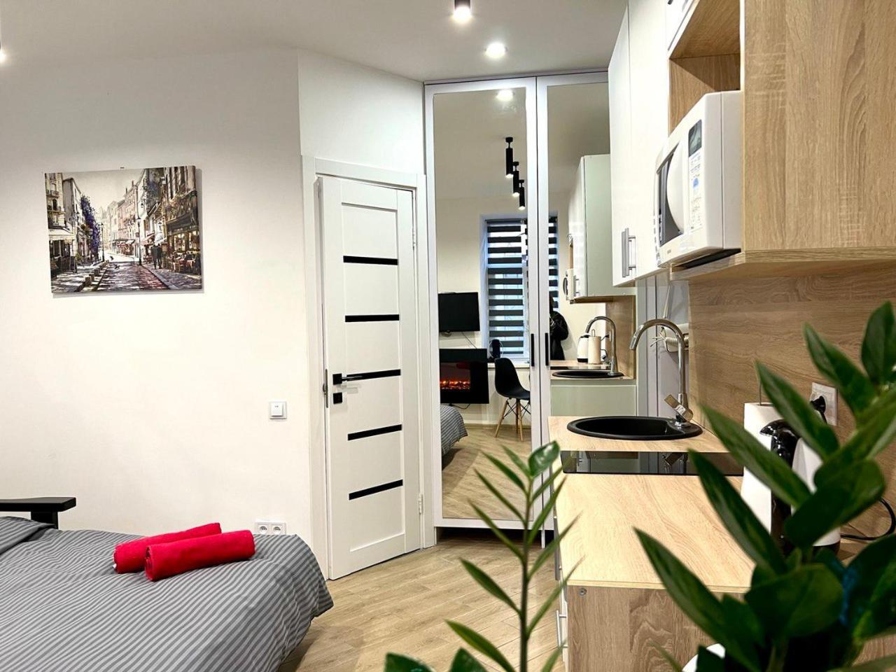Apartments Vip Avalon リヴィウ エクステリア 写真