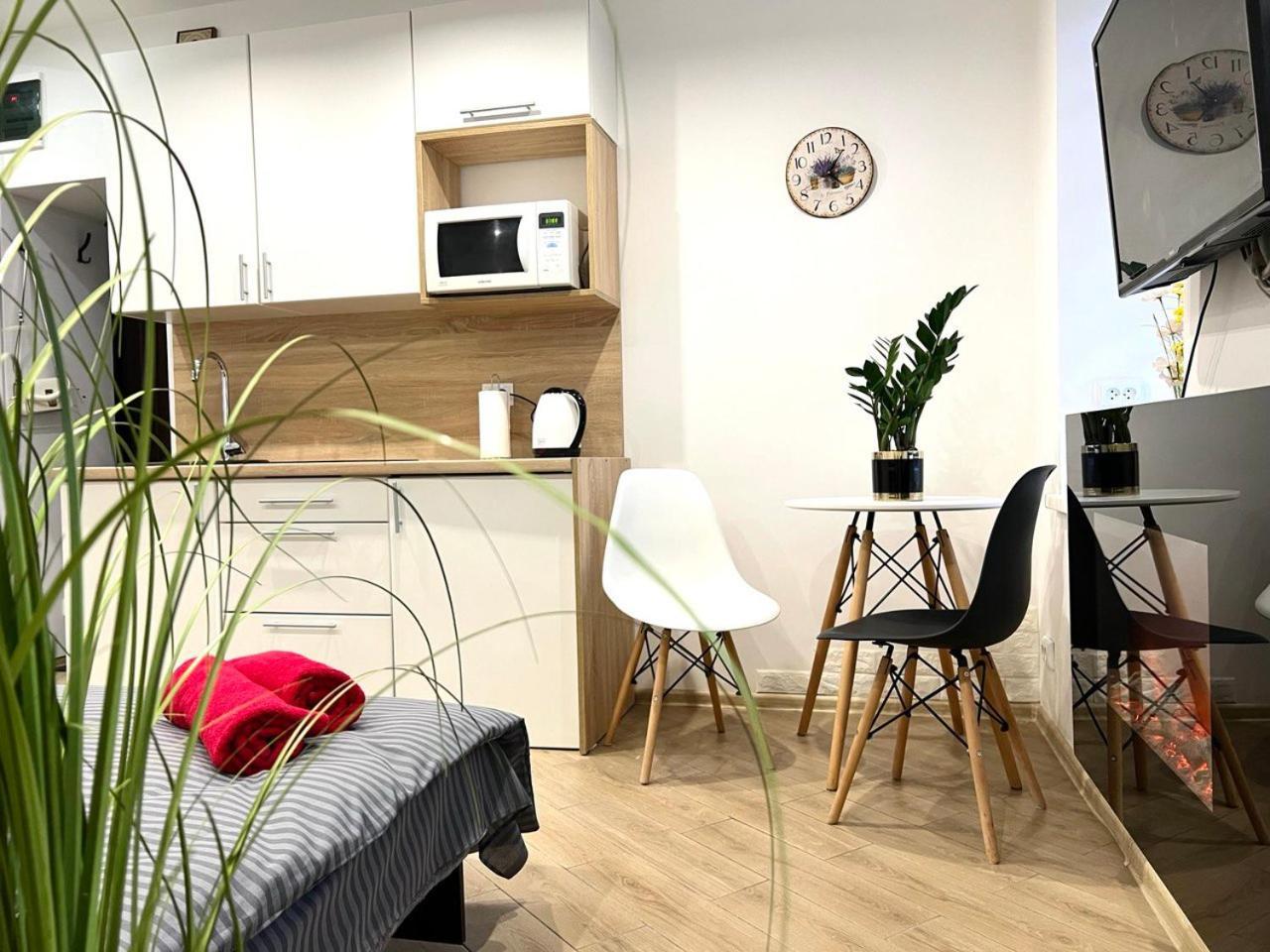 Apartments Vip Avalon リヴィウ エクステリア 写真