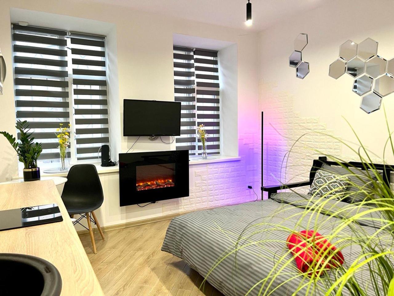 Apartments Vip Avalon リヴィウ エクステリア 写真