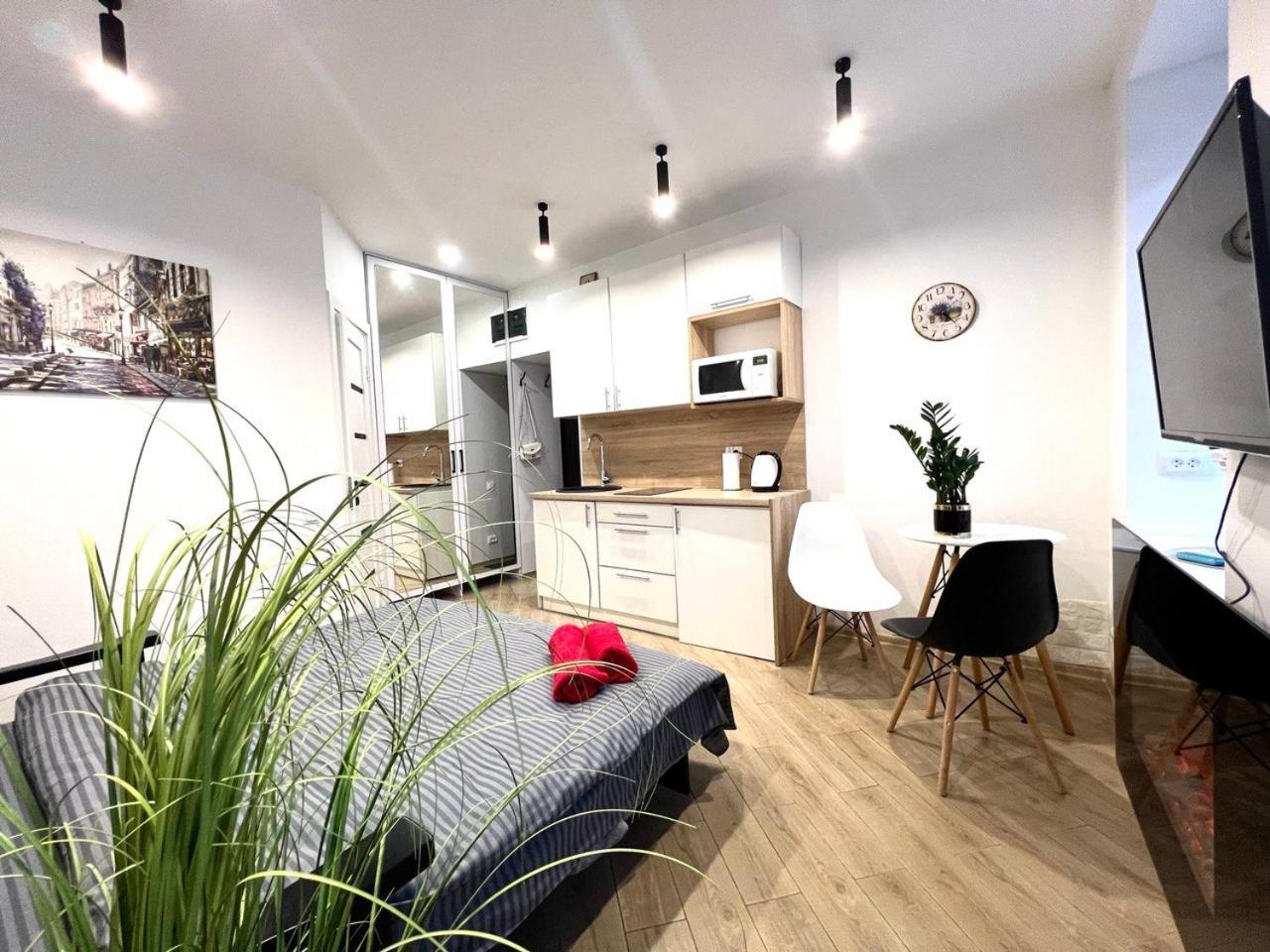 Apartments Vip Avalon リヴィウ エクステリア 写真