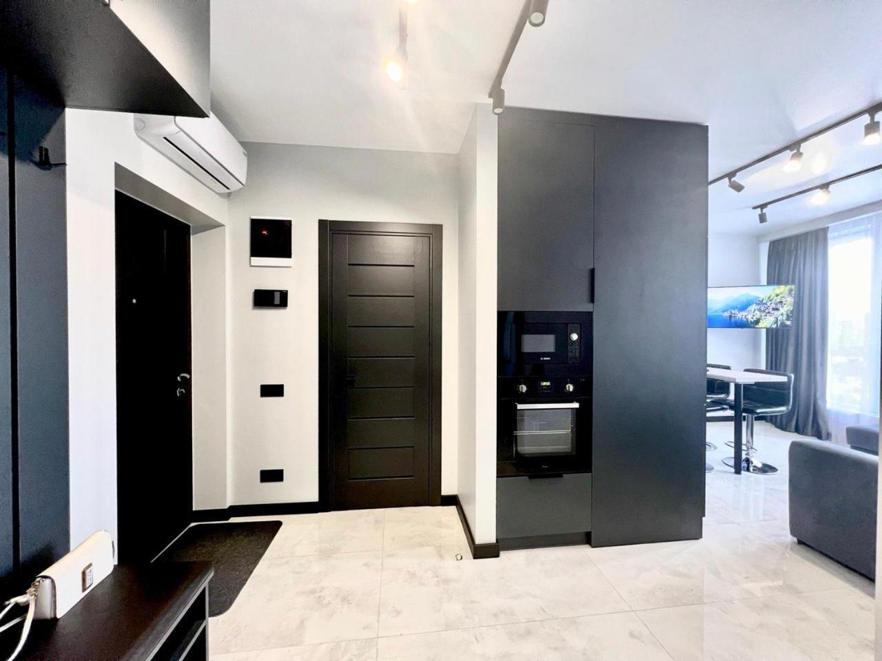 Apartments Vip Avalon リヴィウ エクステリア 写真