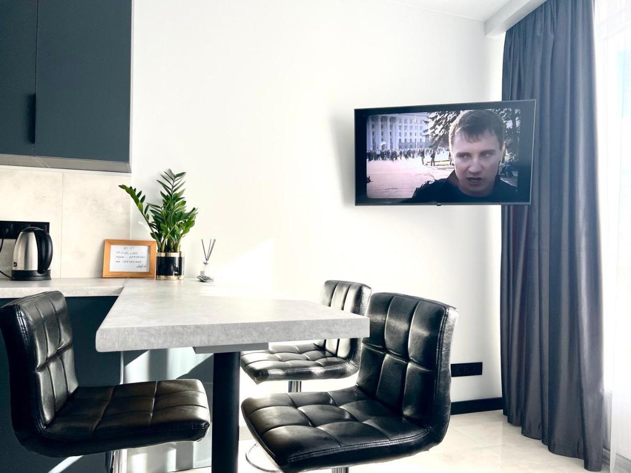 Apartments Vip Avalon リヴィウ エクステリア 写真