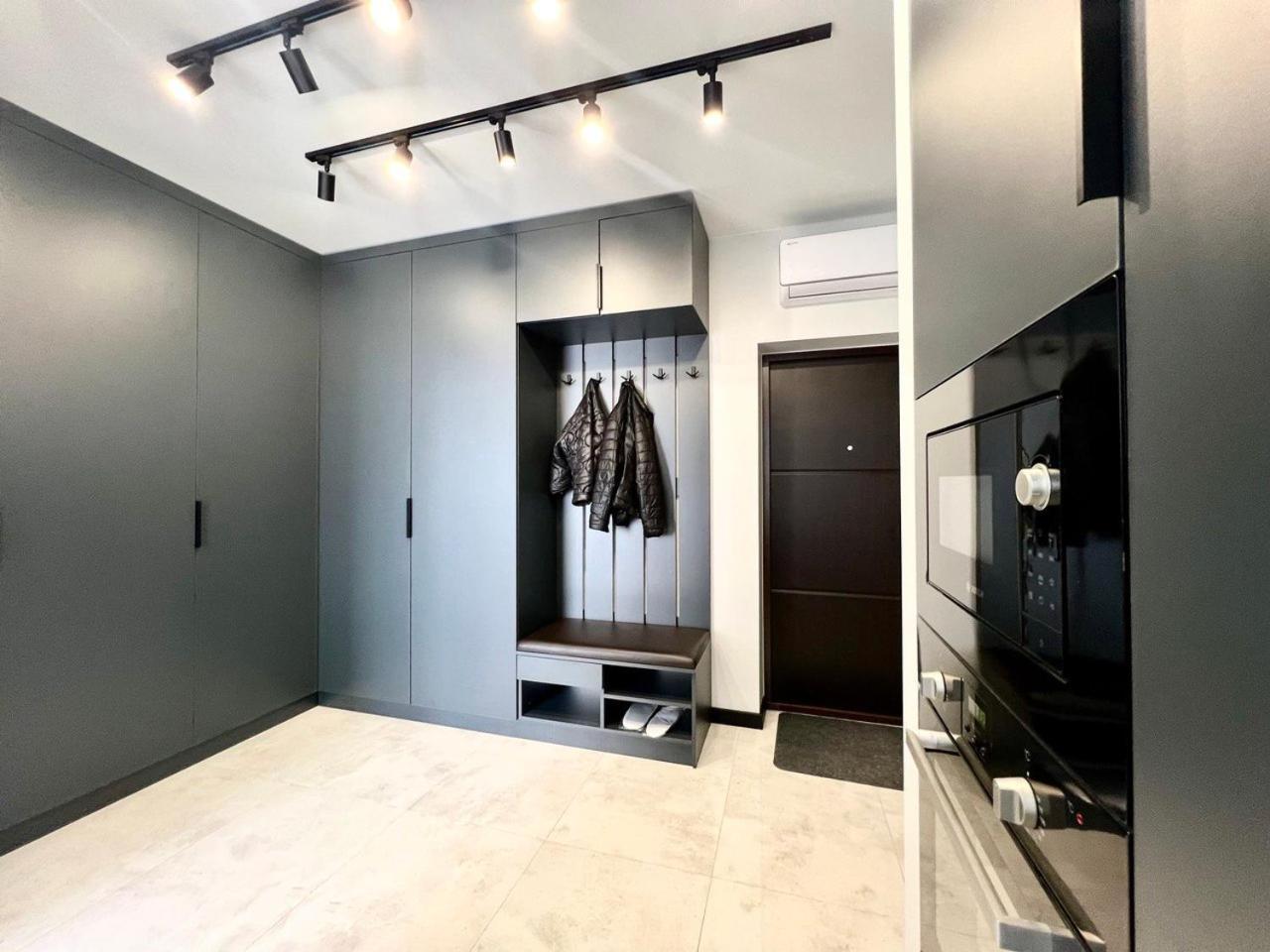 Apartments Vip Avalon リヴィウ エクステリア 写真
