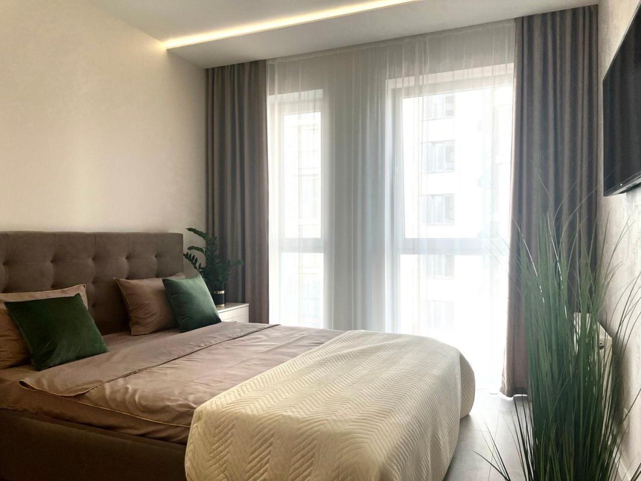 Apartments Vip Avalon リヴィウ エクステリア 写真