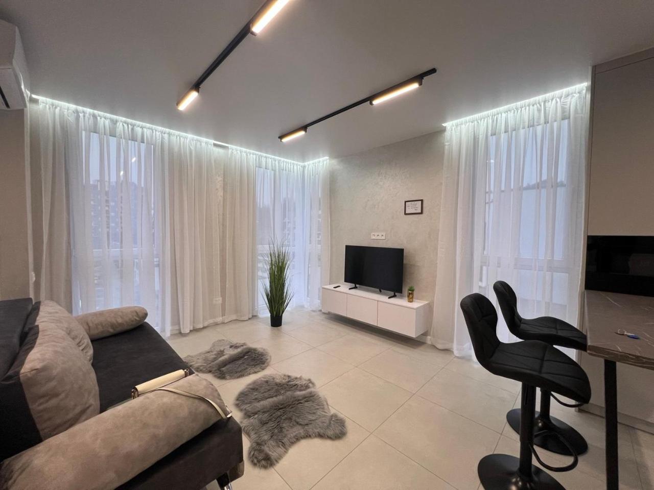Apartments Vip Avalon リヴィウ エクステリア 写真