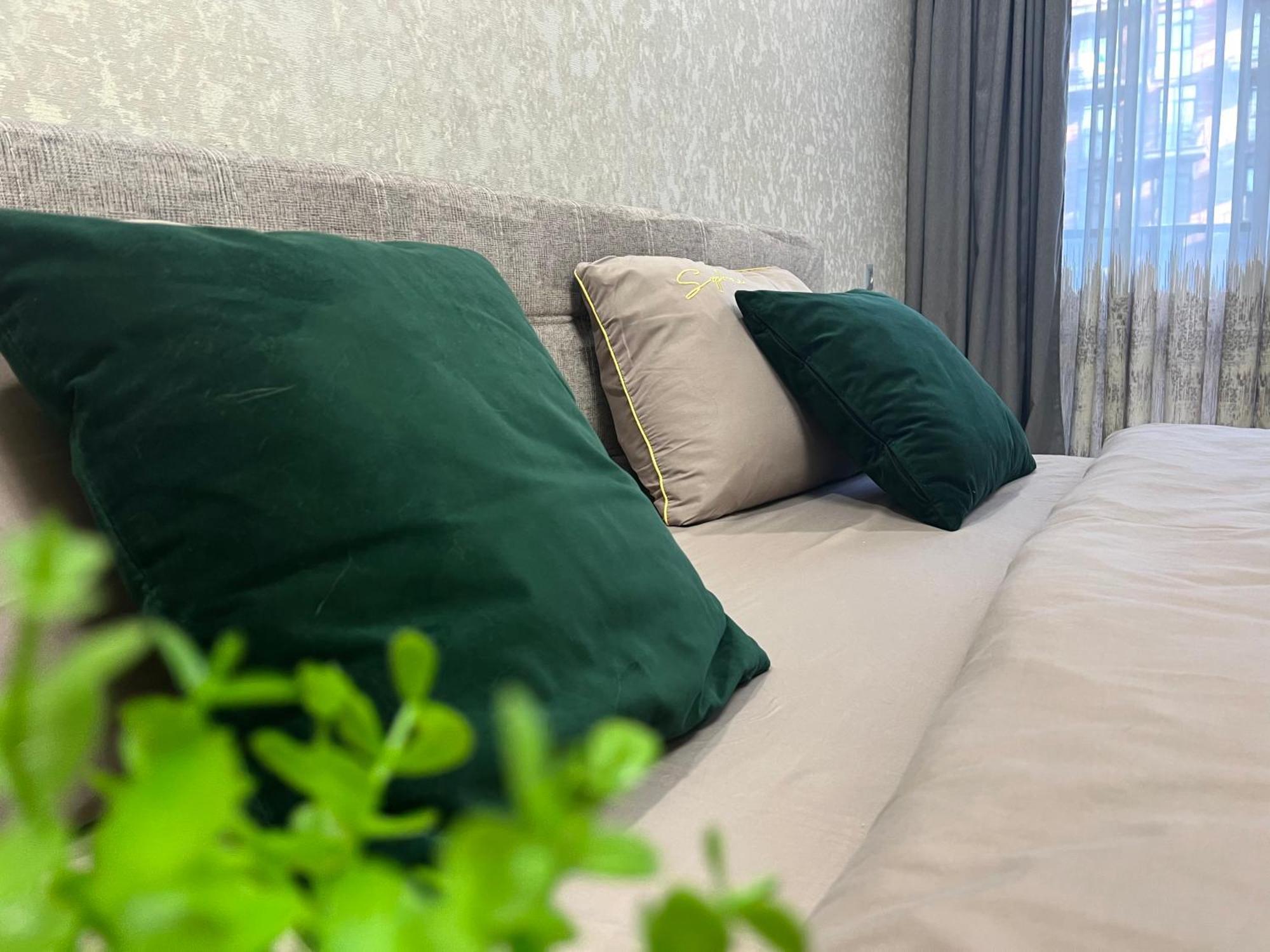 Apartments Vip Avalon リヴィウ エクステリア 写真